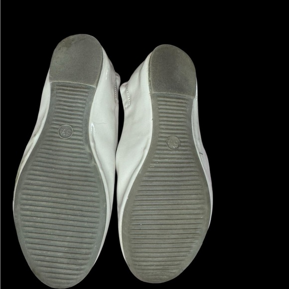 Blush flats - Picture 6 of 7